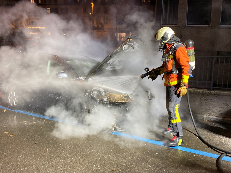 Fahrzeugbrand Tellstrasse